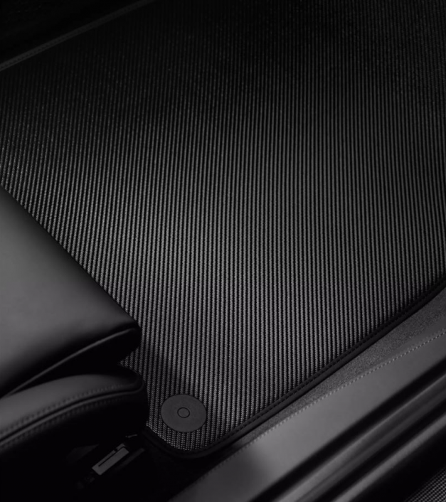 Oglekļa šķiedras paklājiņi ar ādas apmali, divi gab. - 911 (991 & 991 II)