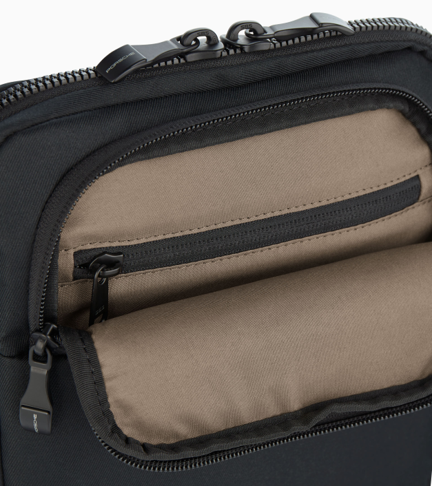 Essential kolekcija, plecu soma, melna