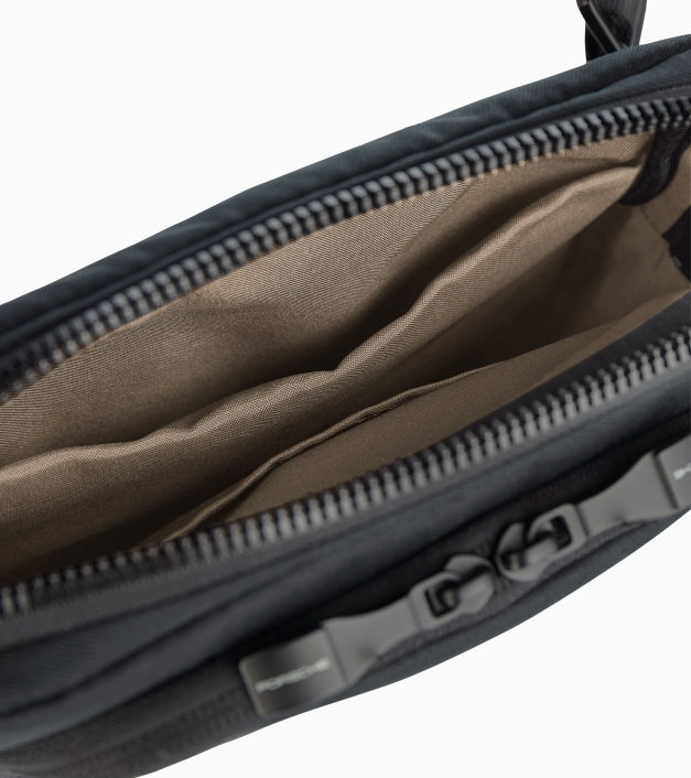 Essential kolekcija, plecu soma, melna